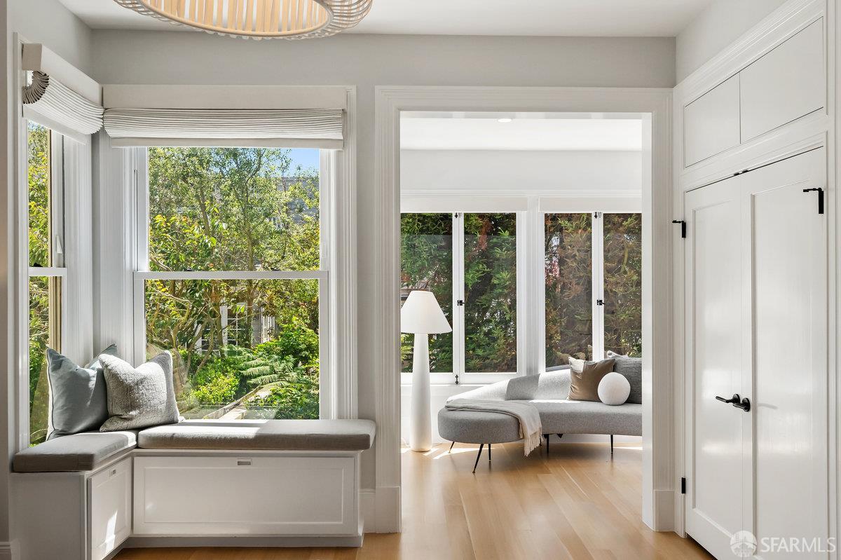 3953 Washington Street