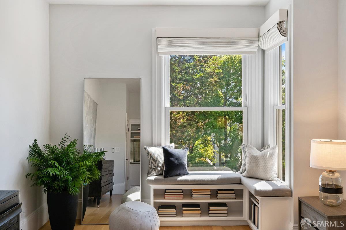 3953 Washington Street