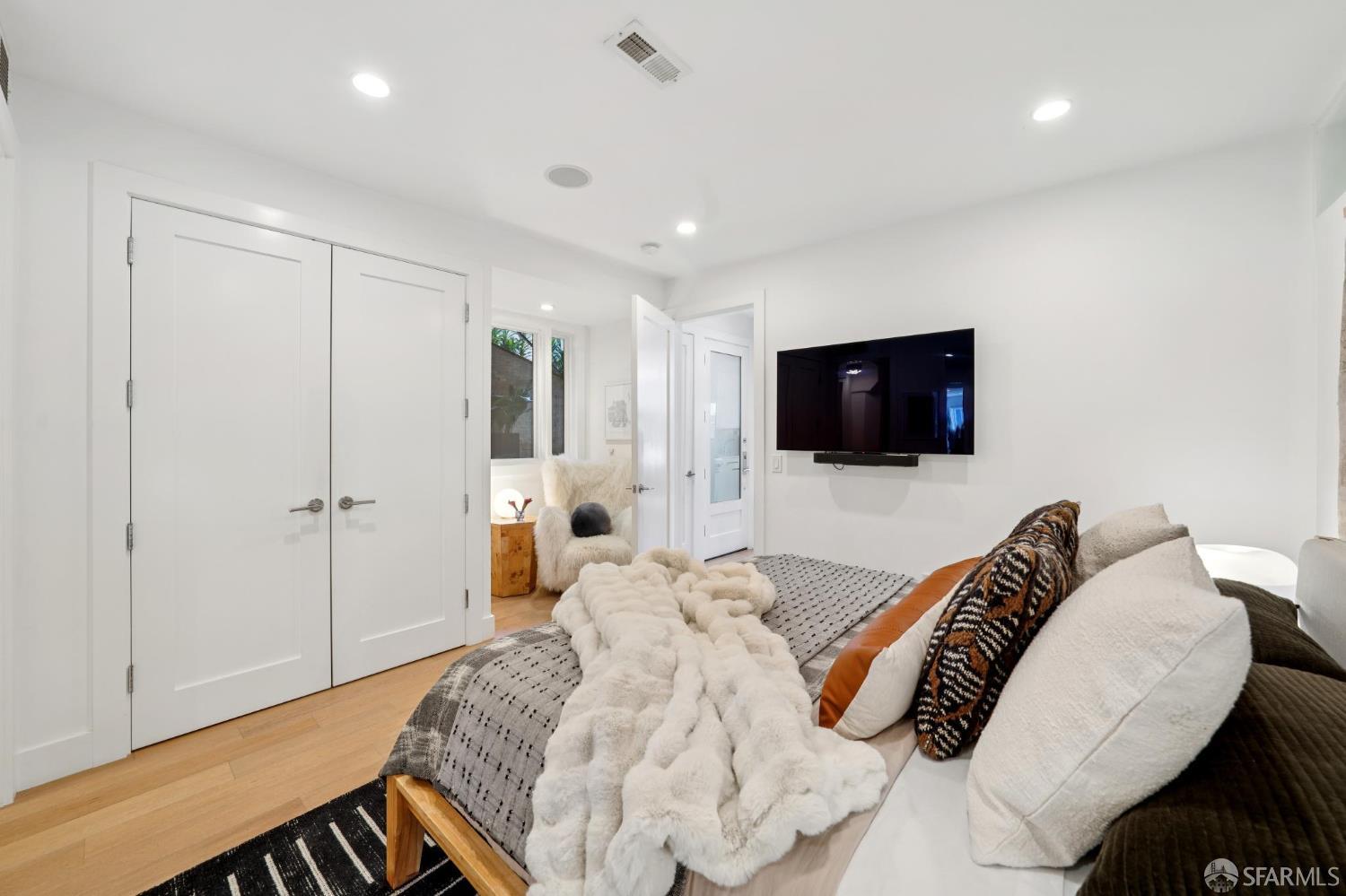 392 Corbett Avenue