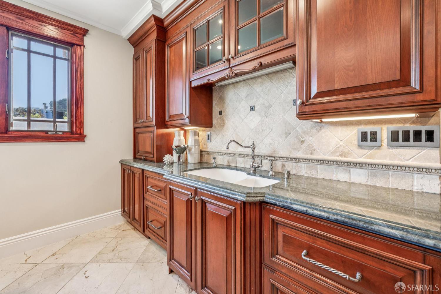 729 Douglass Street, San Francisco Unit: Upper