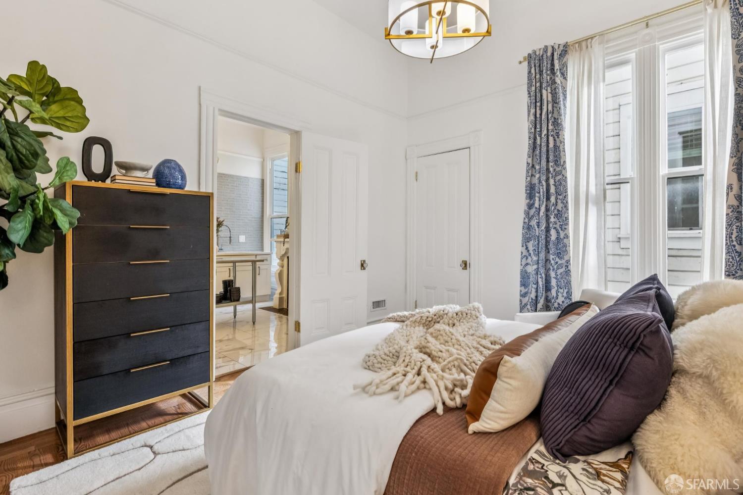 2079 Golden Gate Avenue