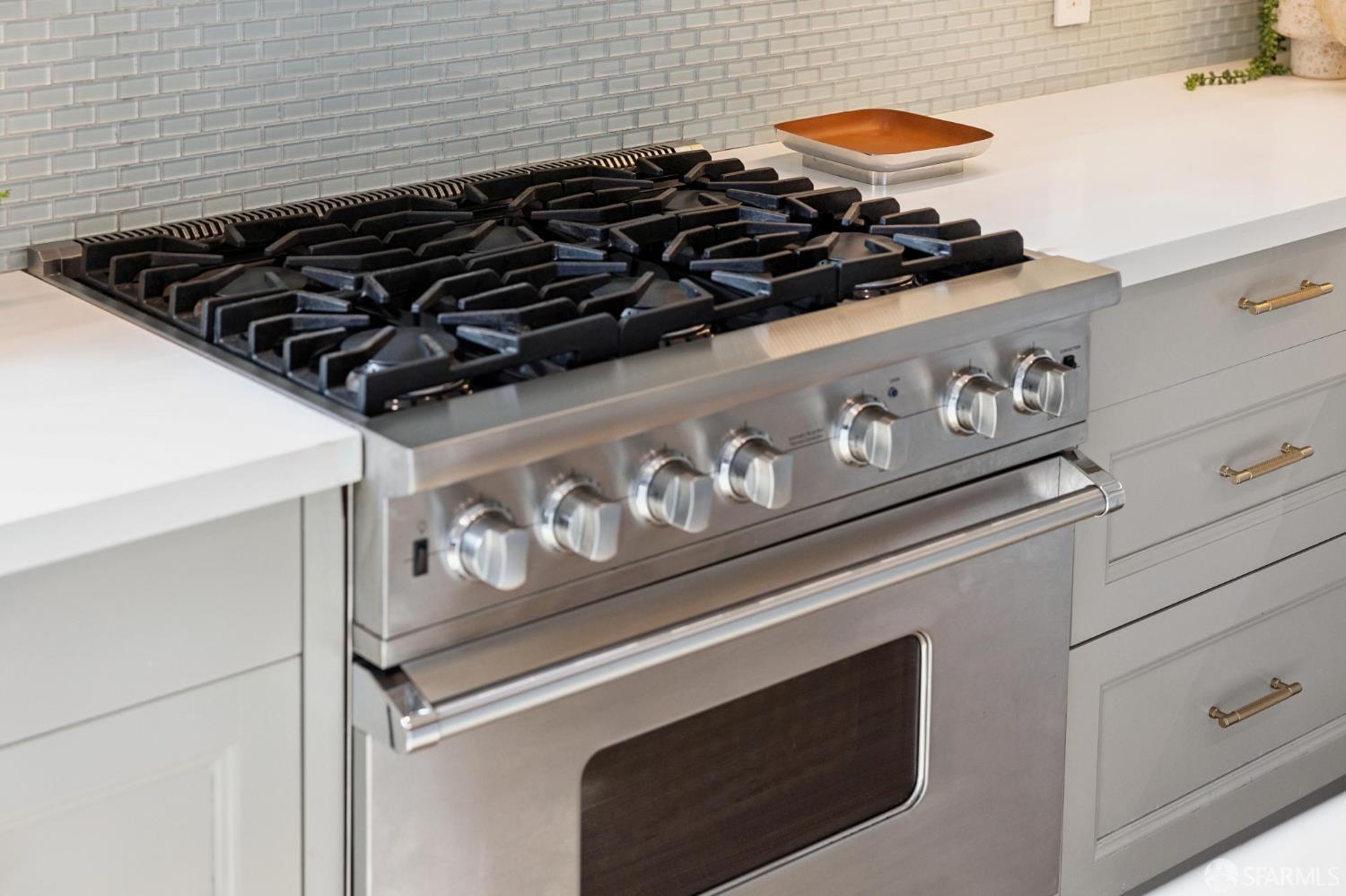 1506 Golden Gate Avenue