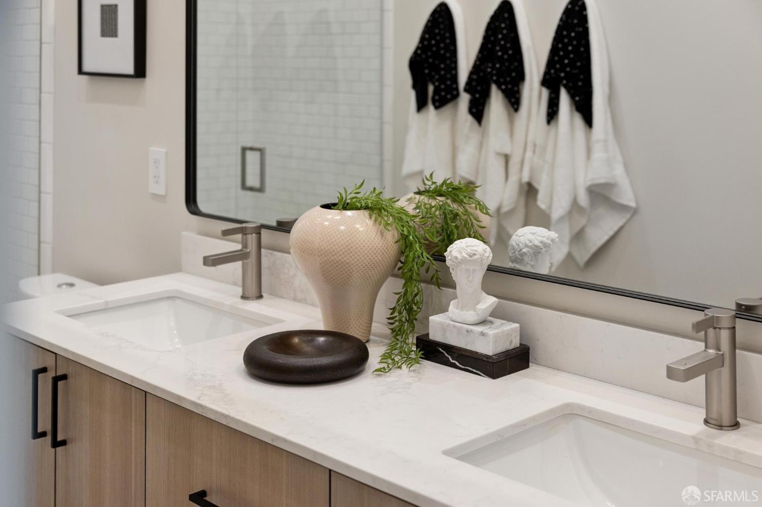 1506 Golden Gate Avenue