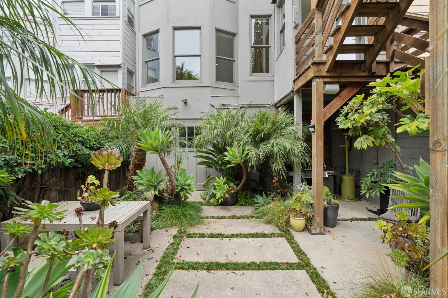 557 Dolores Street