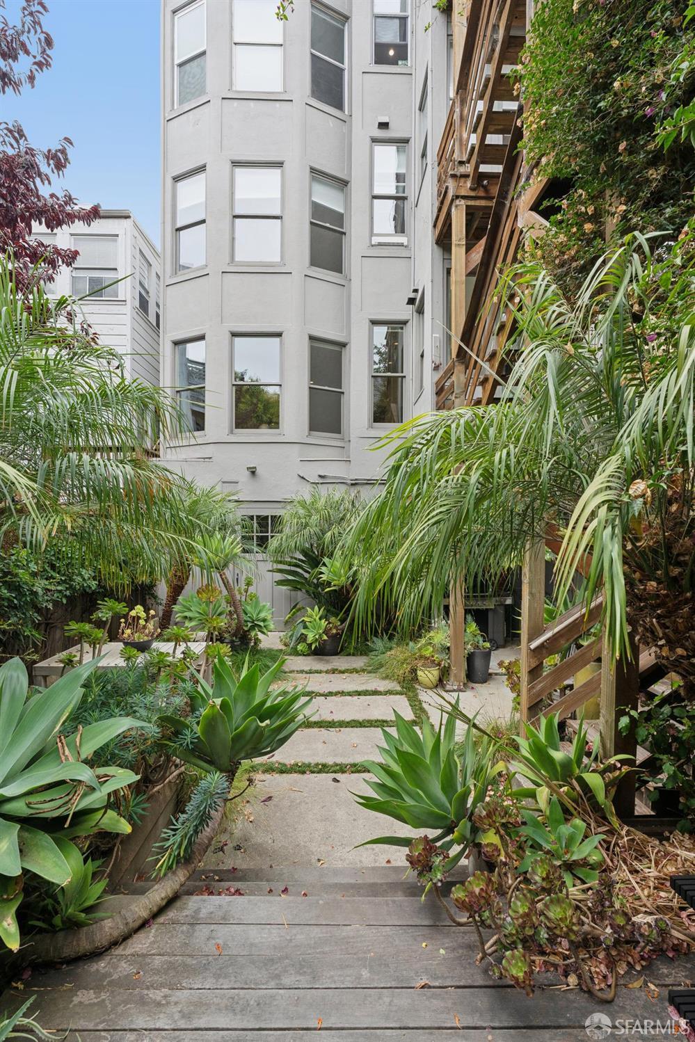 557 Dolores Street