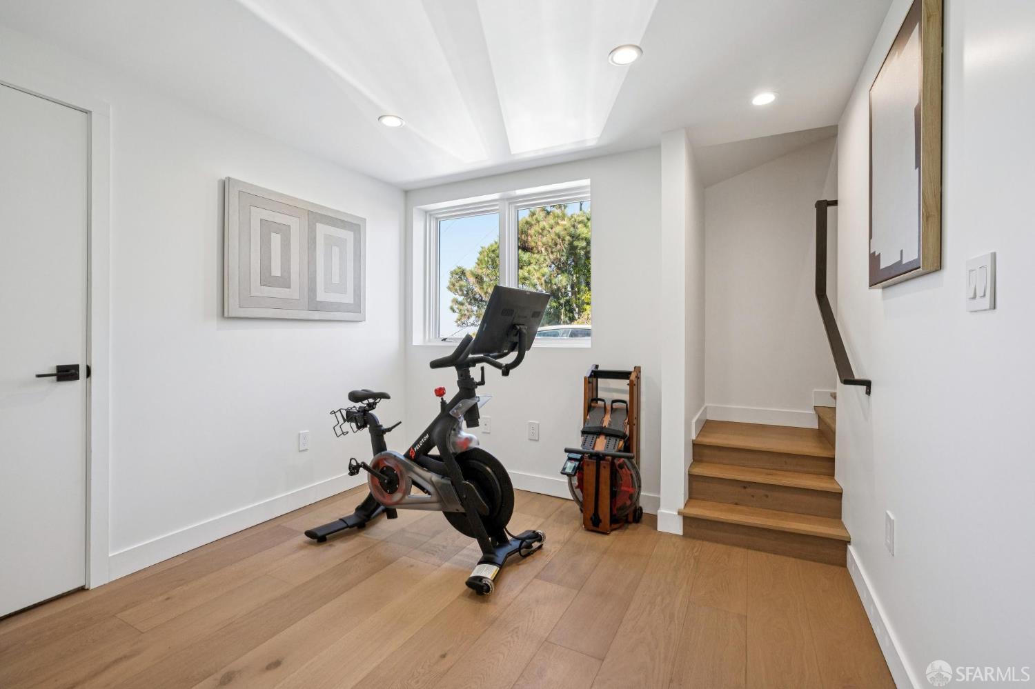 869 Darien Way