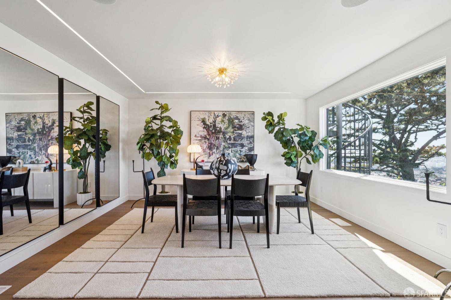 869 Darien Way