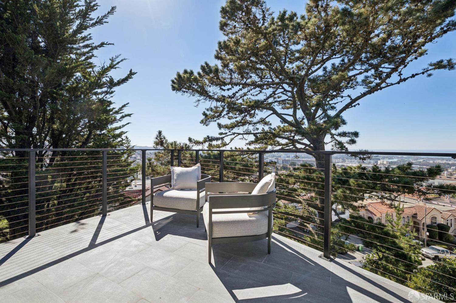 869 Darien Way