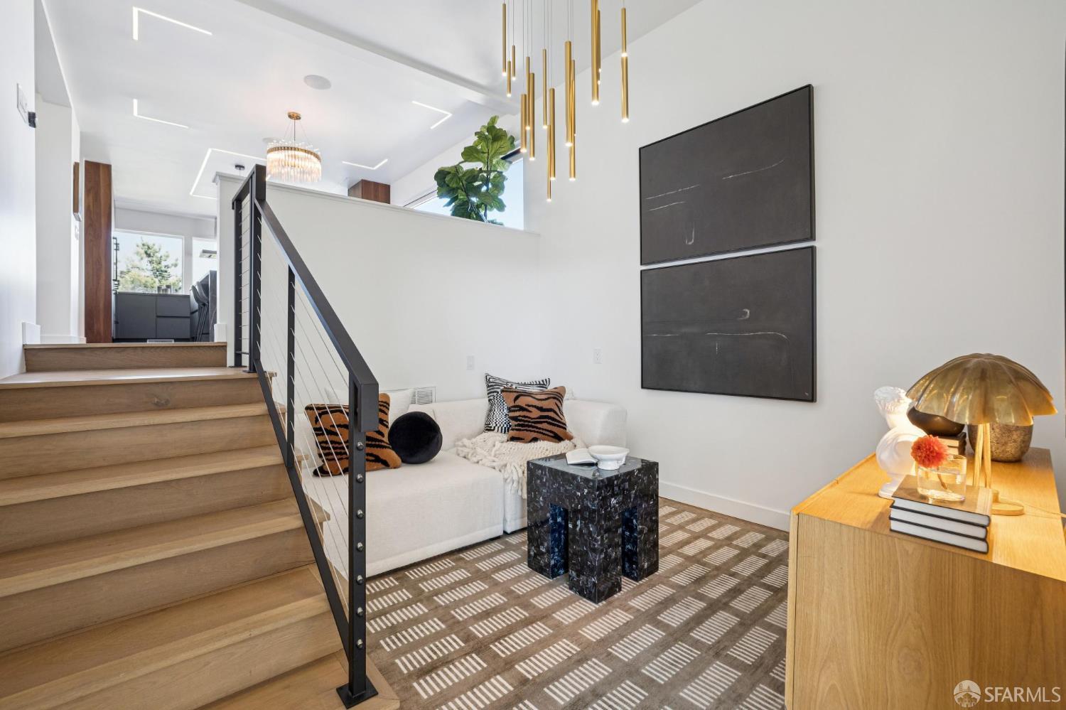 869 Darien Way