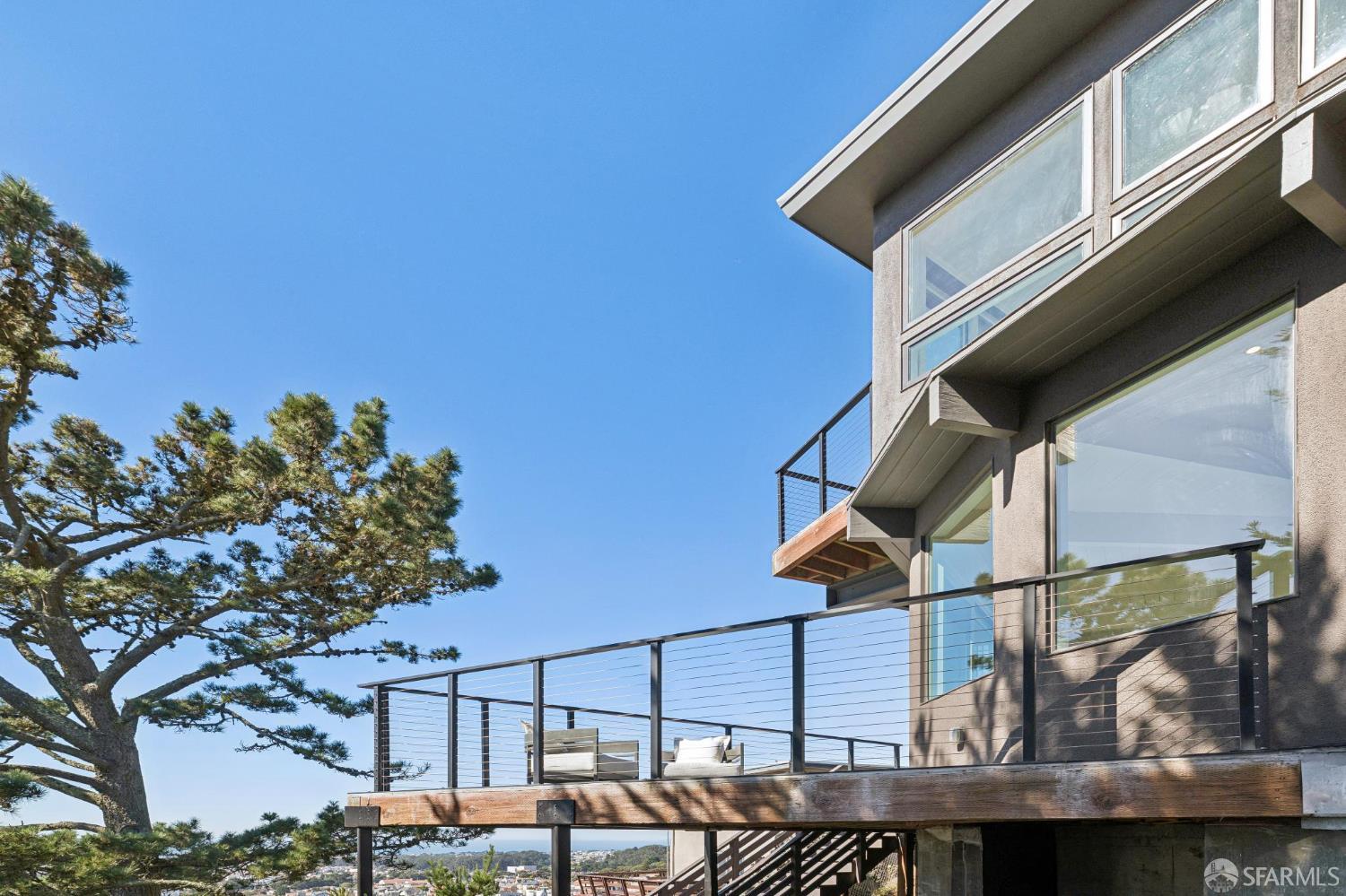 869 Darien Way