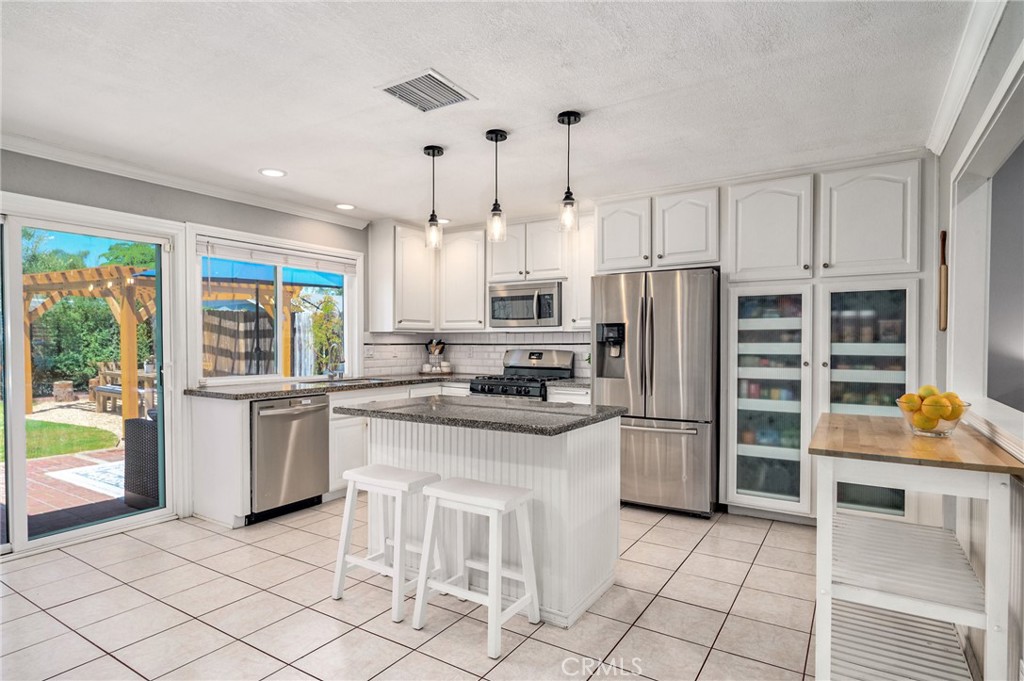 5310 Willow View Drive