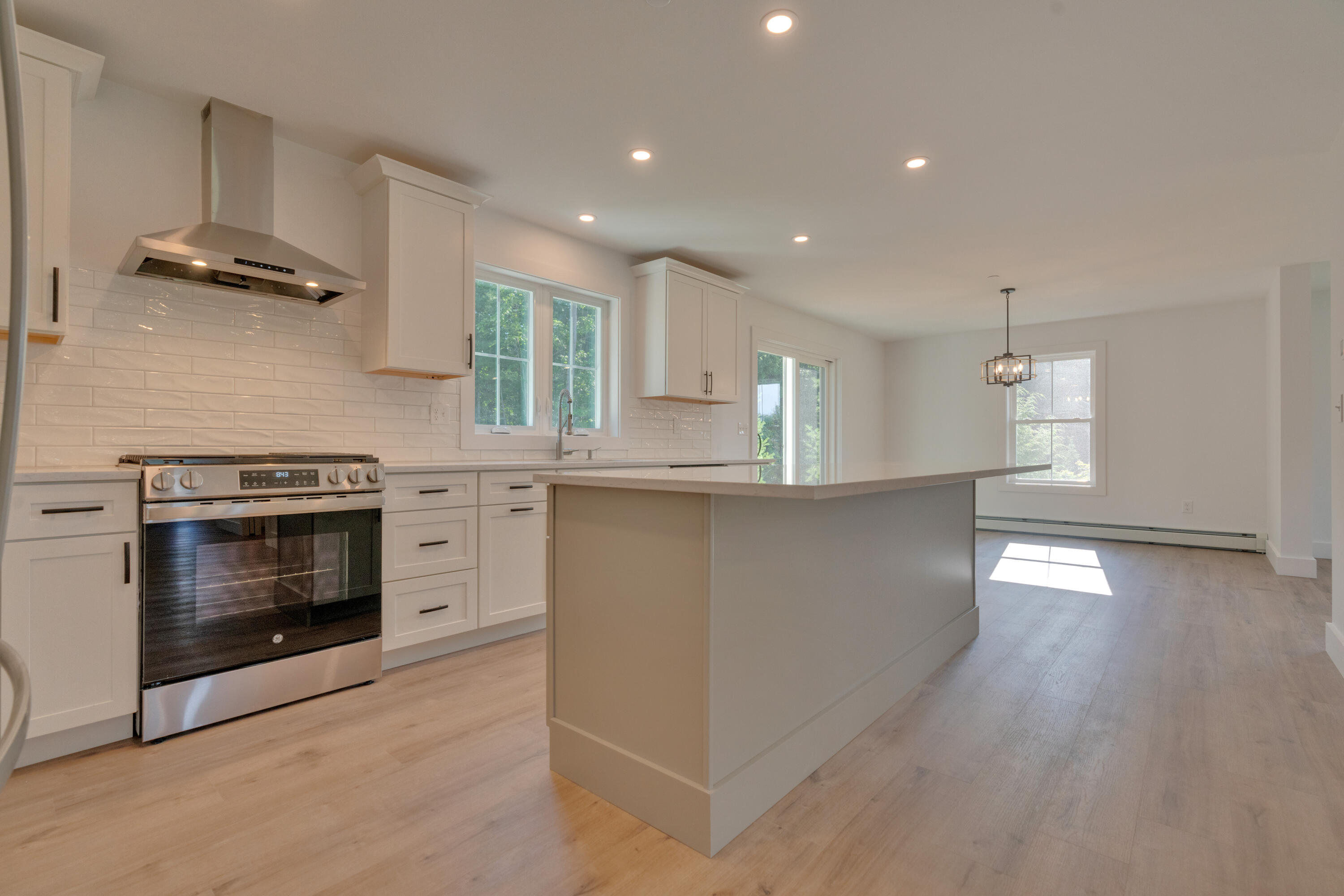 22 Maysens Way