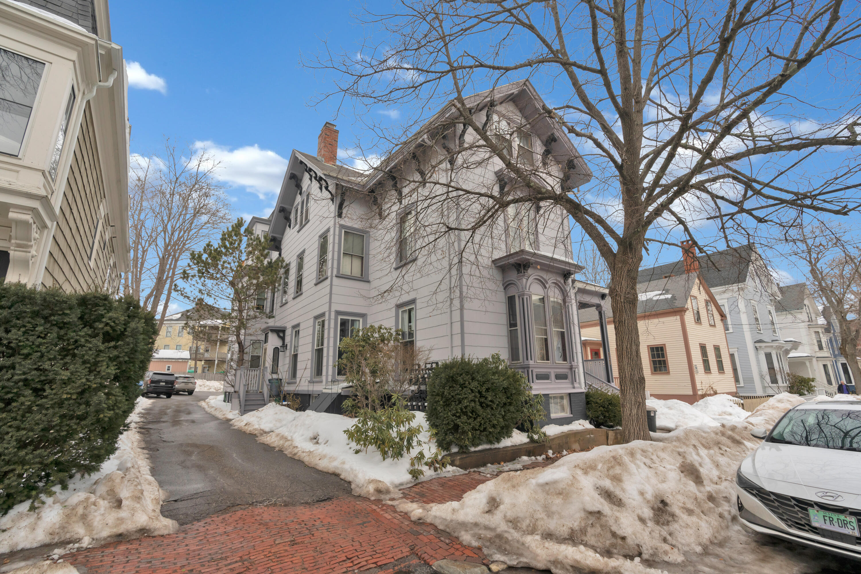 325 Spring Street, 9
