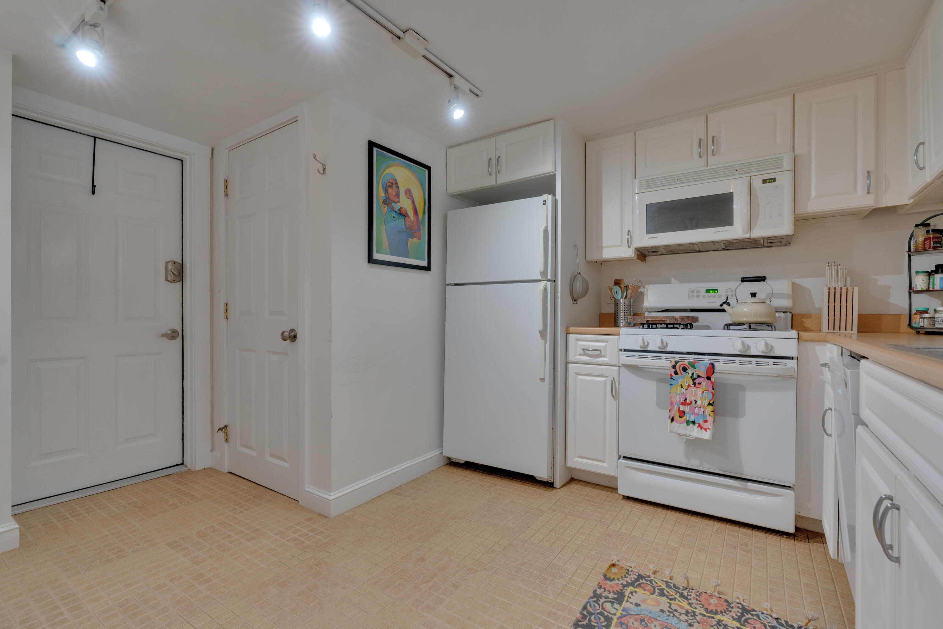 325 Spring Street, 9