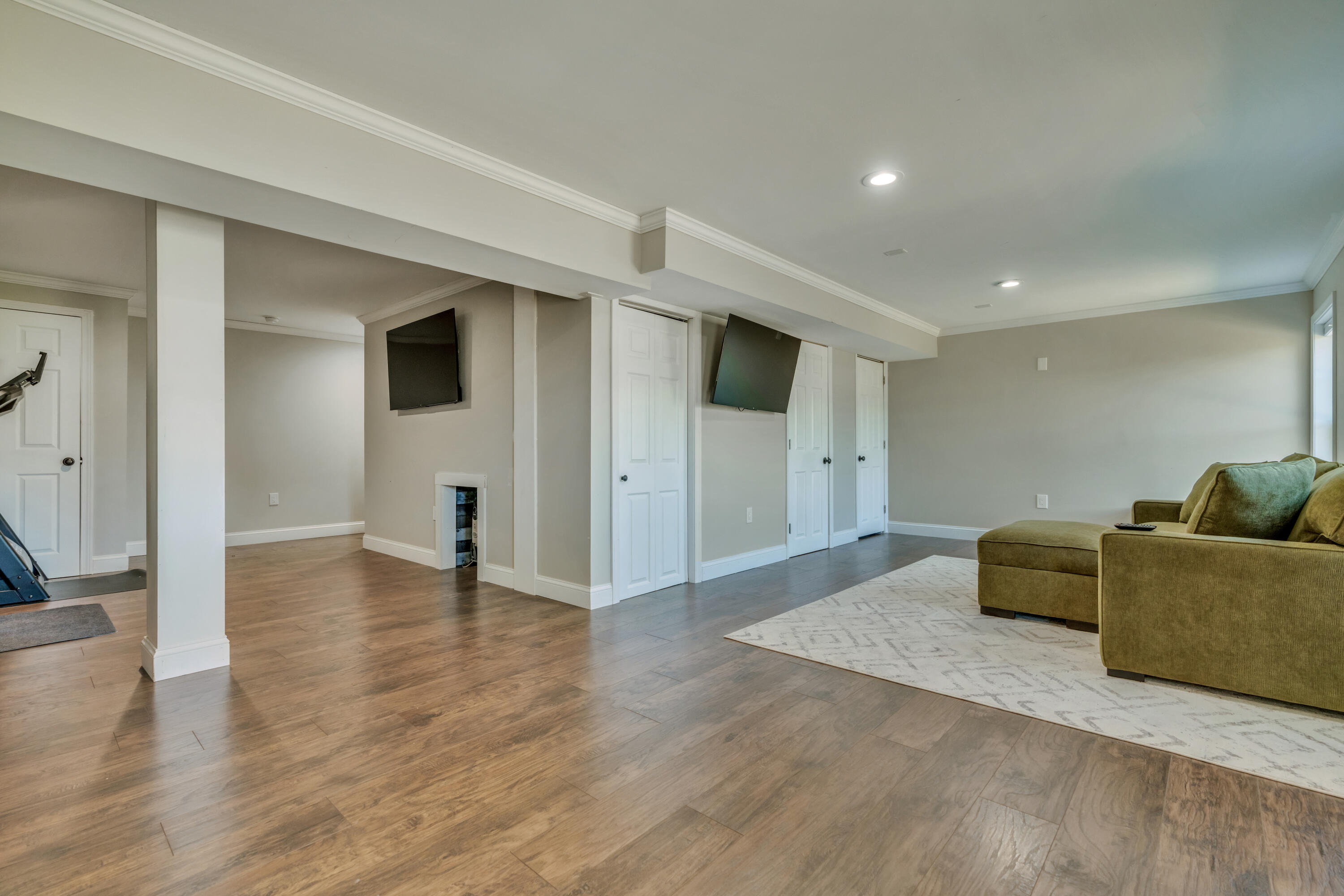 23 Belvedere Drive, 16