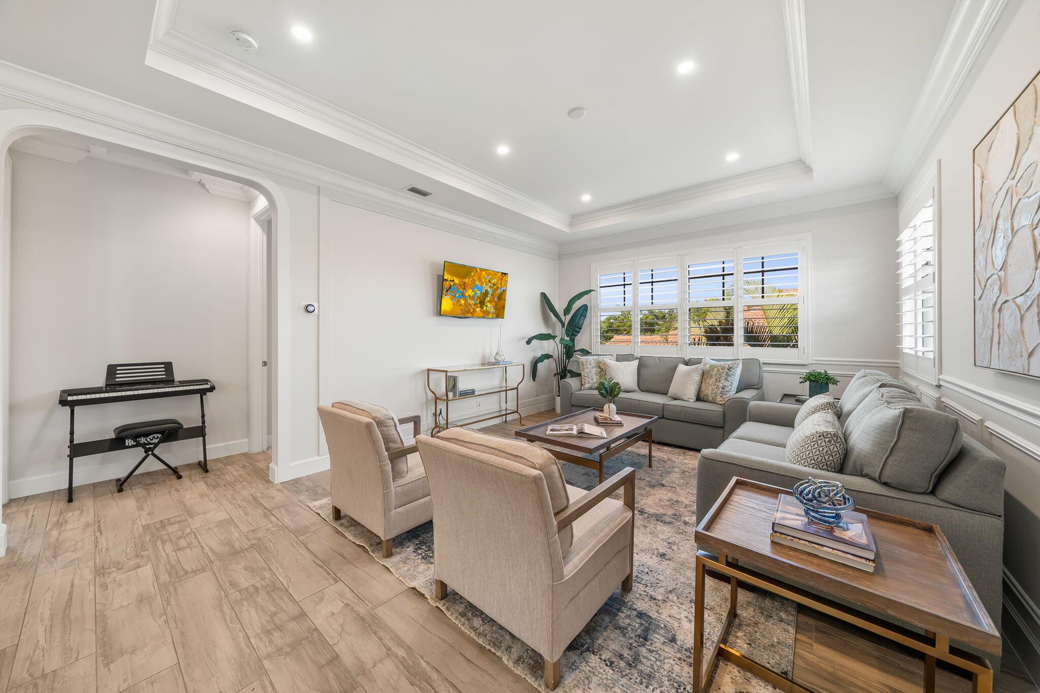 11231 Watercrest Circle W