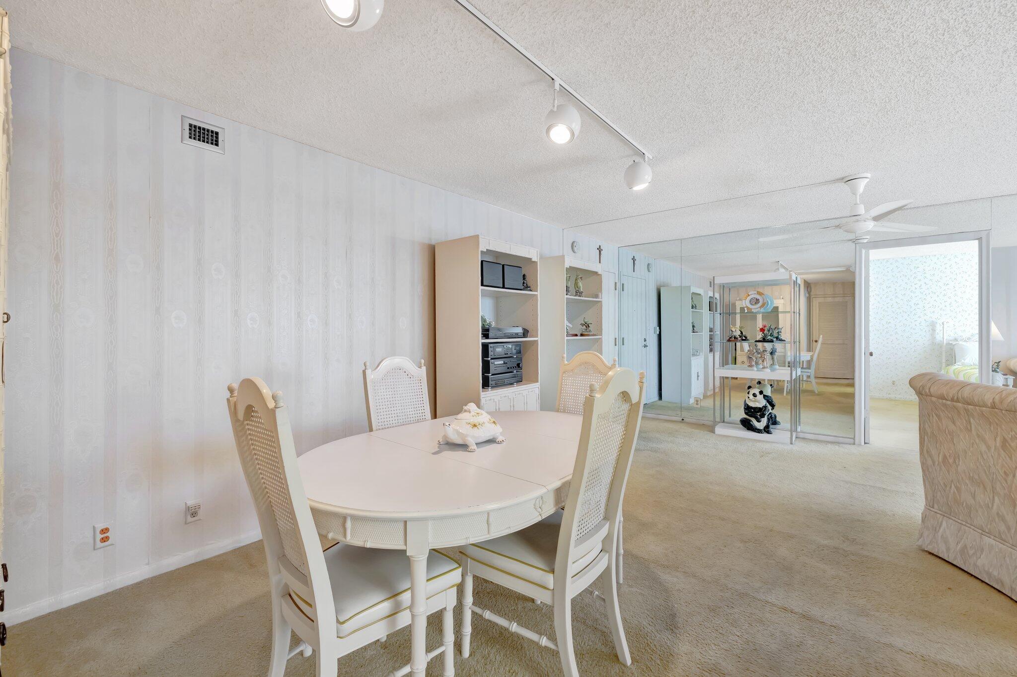 2841 N Ocean Boulevard 307