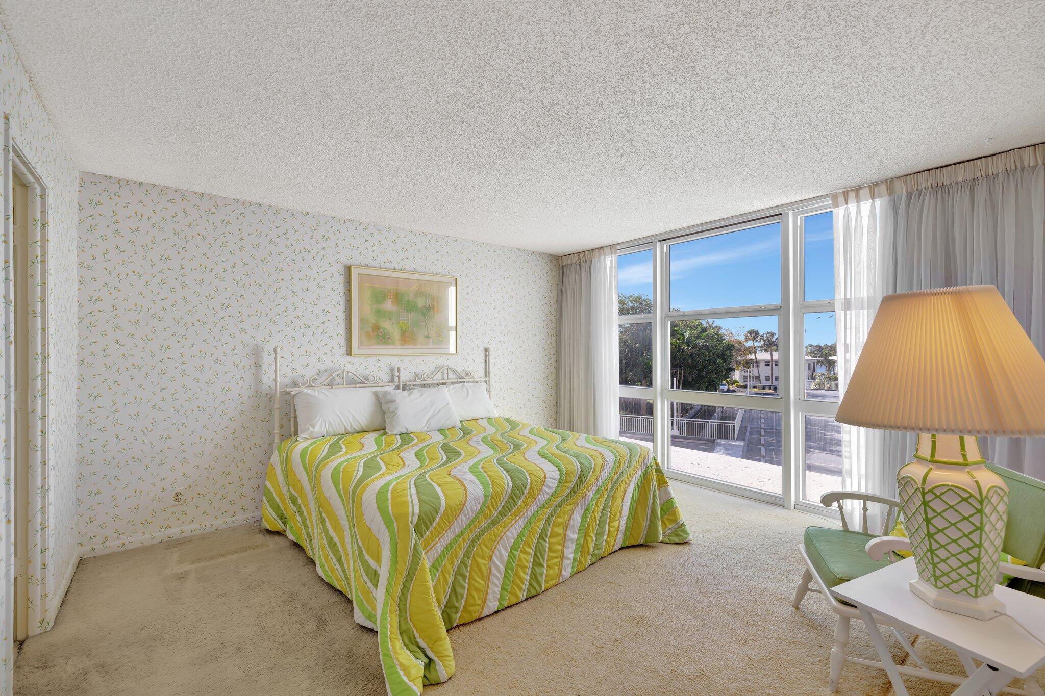 2841 N Ocean Boulevard 307