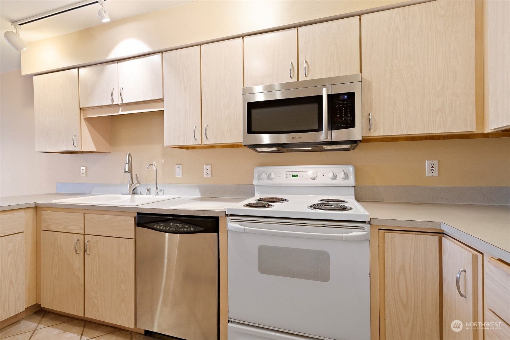 18210 73rd Avenue NE Unit: 205