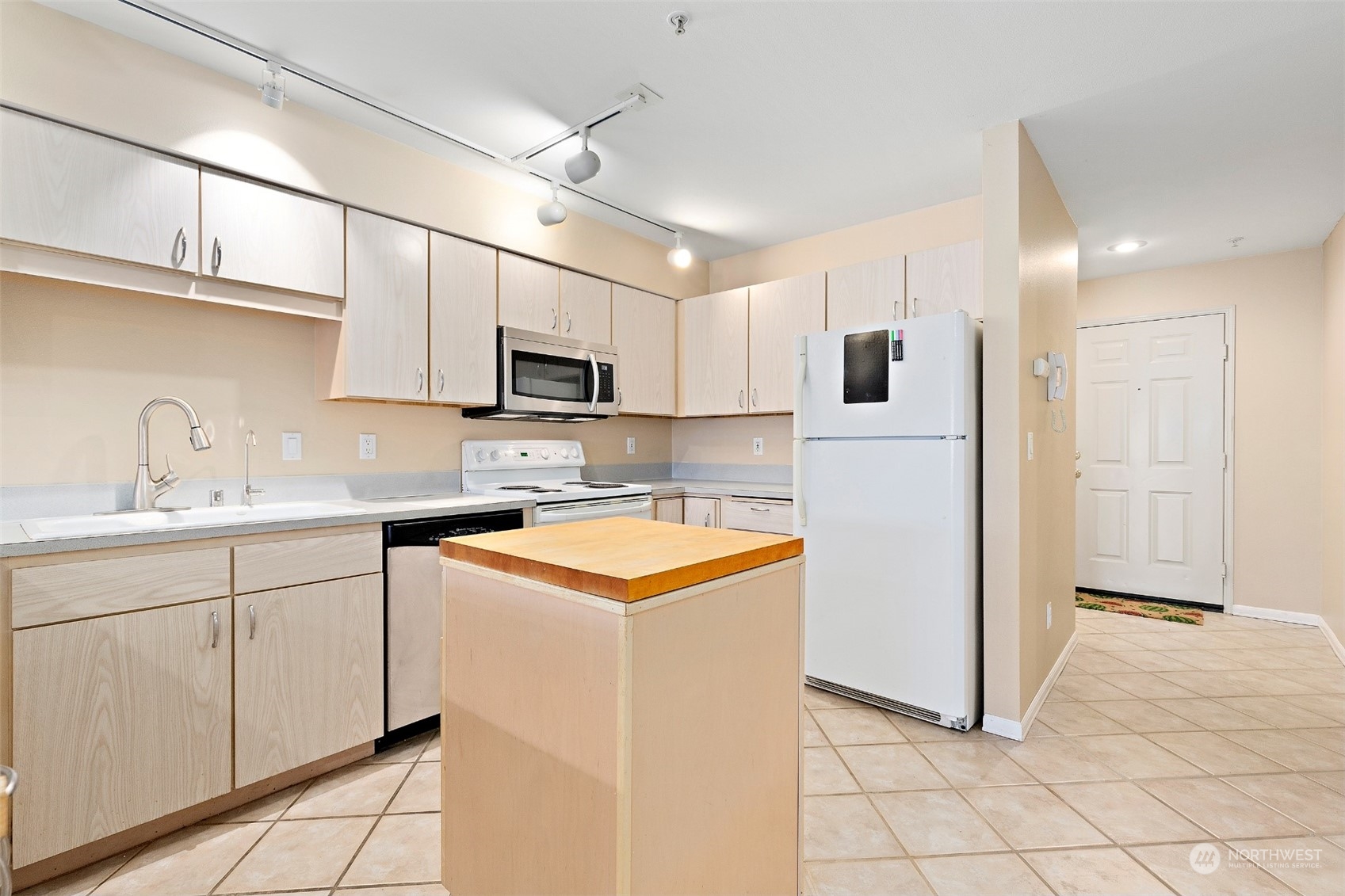 18210 73rd Avenue NE Unit: 205