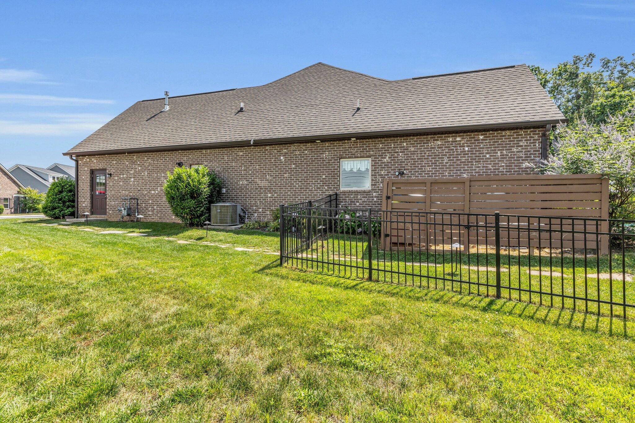 1514 Buttonwood Lp, 7