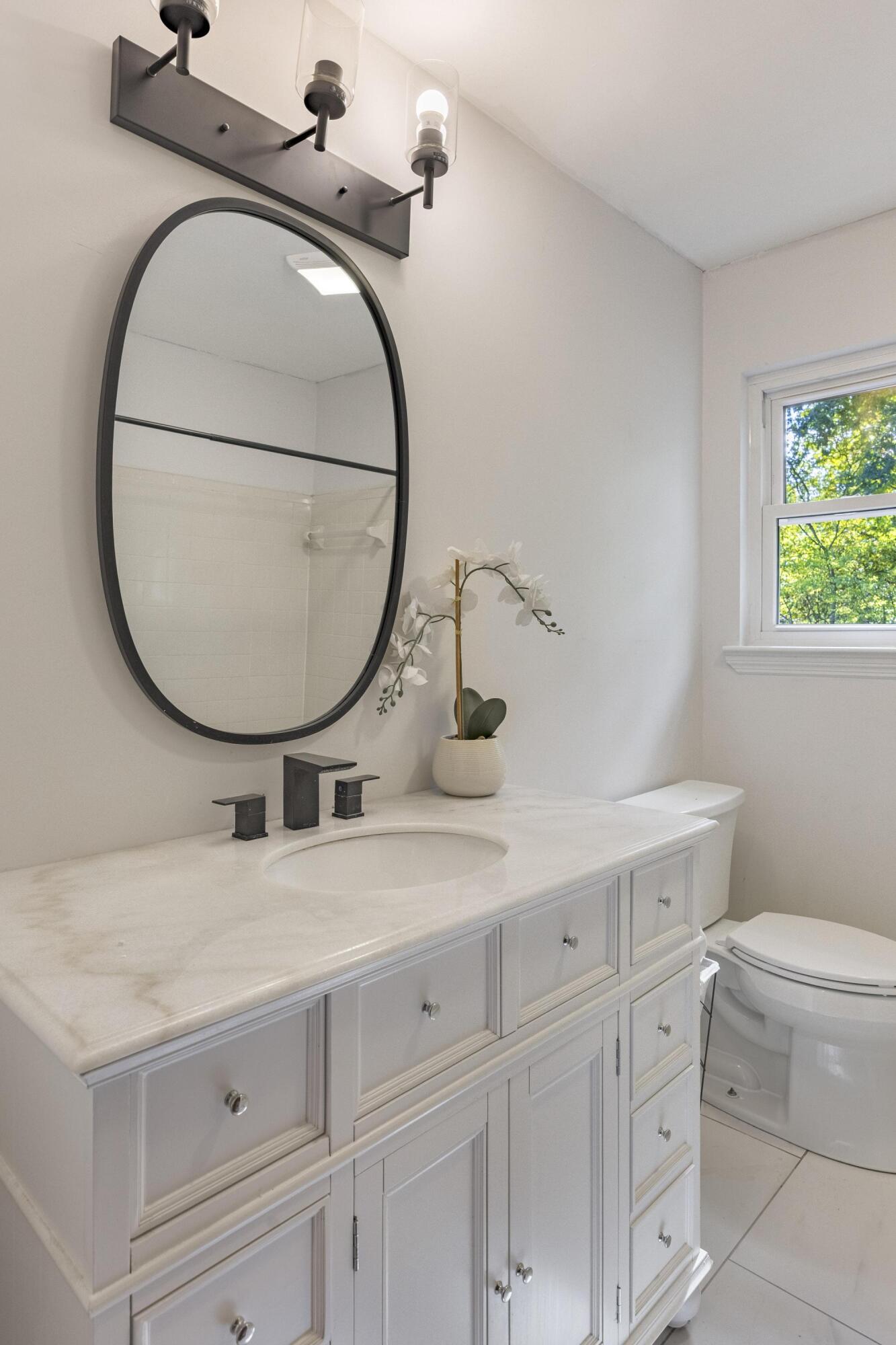 2004 Revolutionary Lane, Hixson