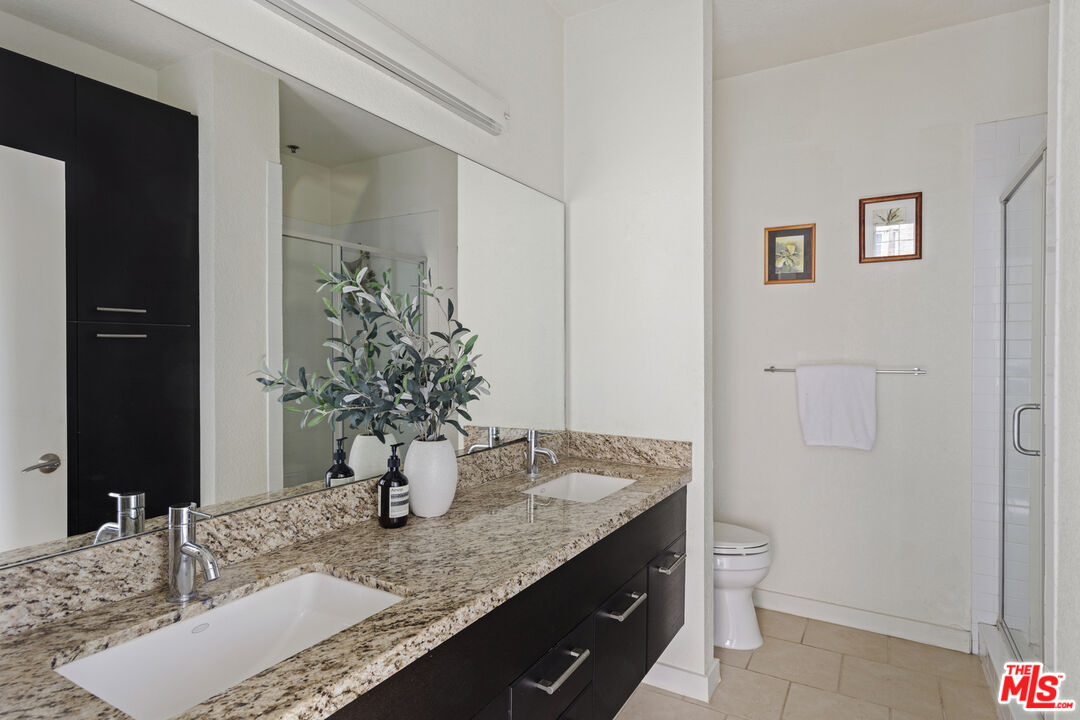 585 N Rossmore Ave Unit: 301