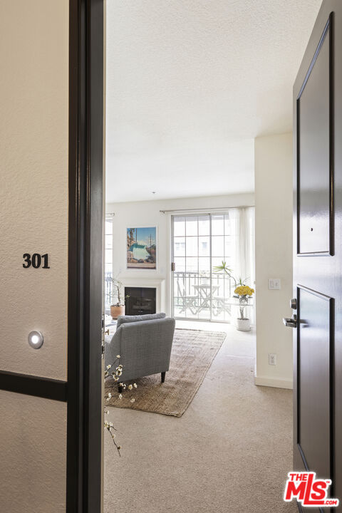 585 N Rossmore Ave Unit: 301