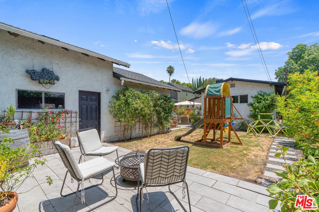 4979 Vincent Ave