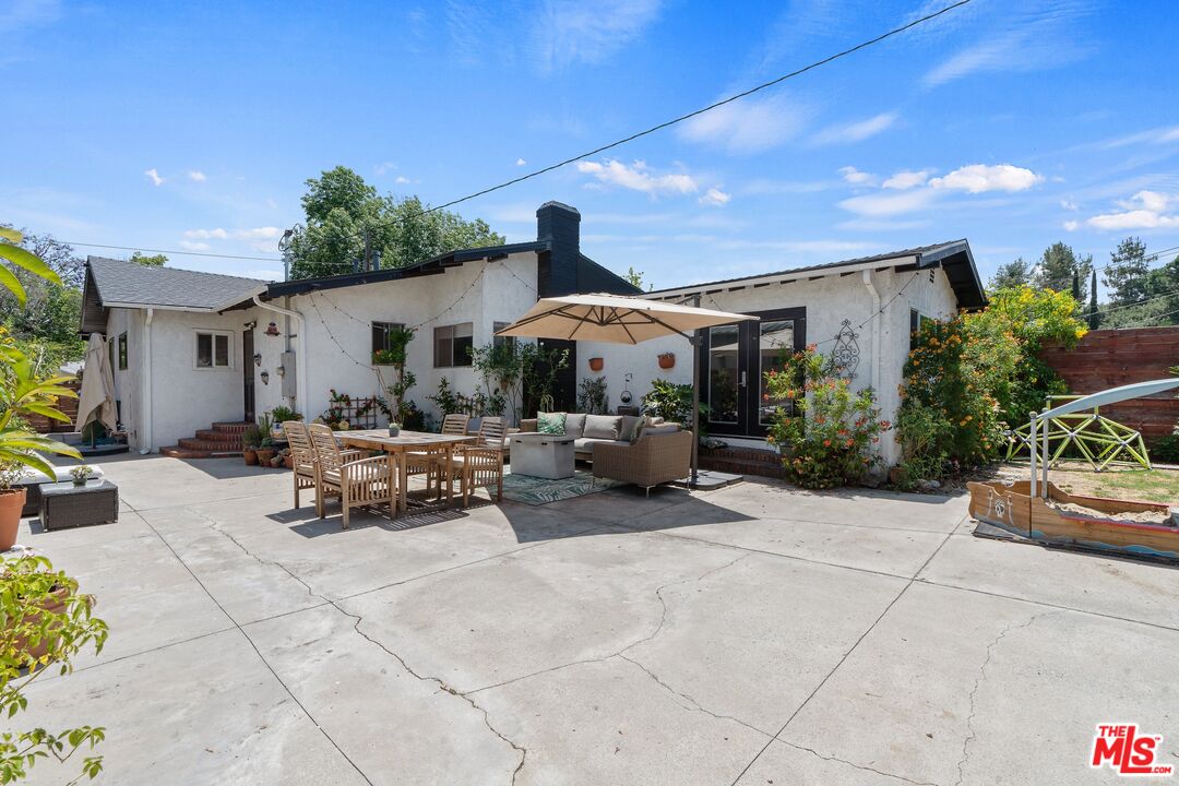 4979 Vincent Ave