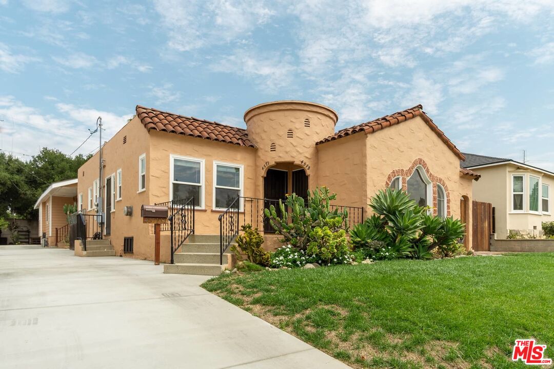 4571 Alumni AVE