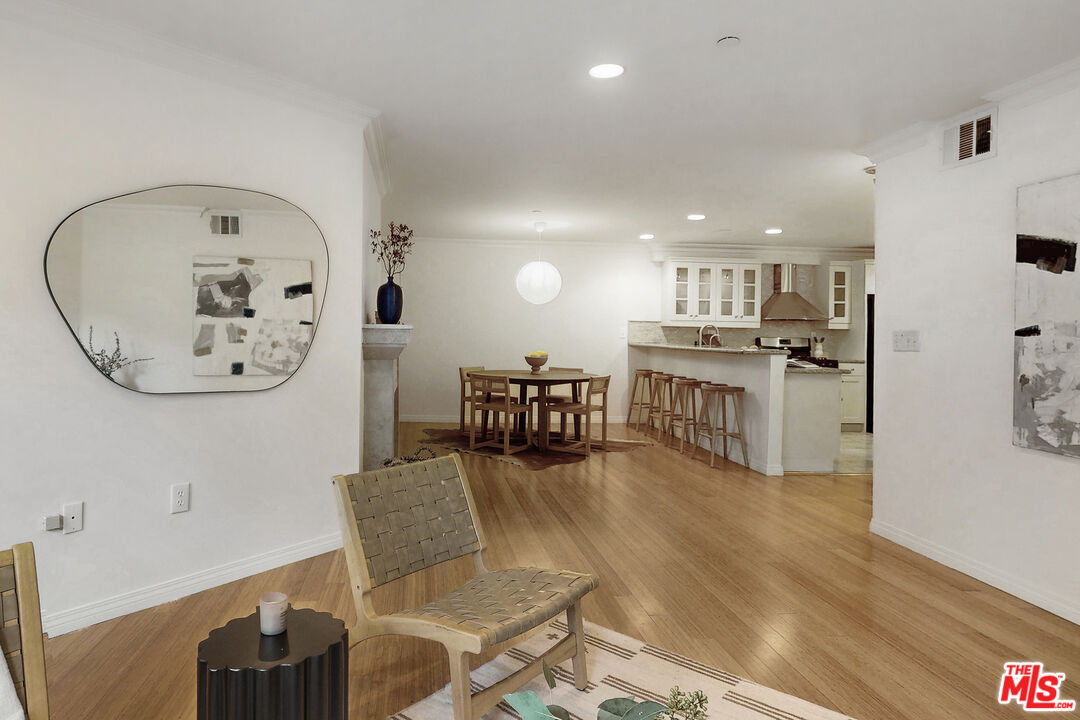 6221 Monterey Rd Unit: 205