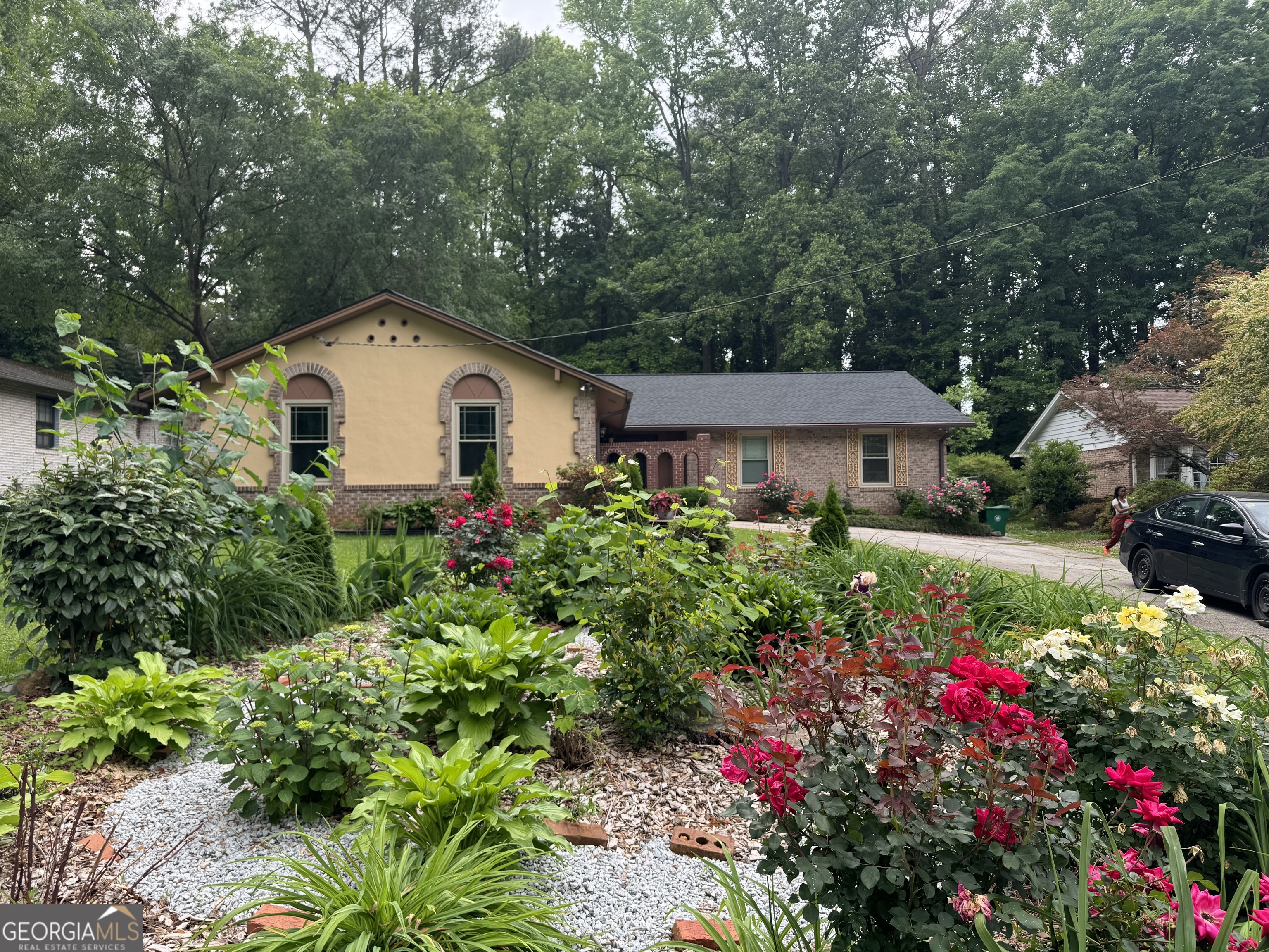 1032 Strap Hinge Trail