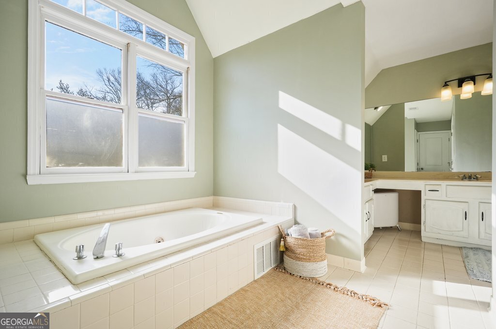 1750 Latour Drive NE