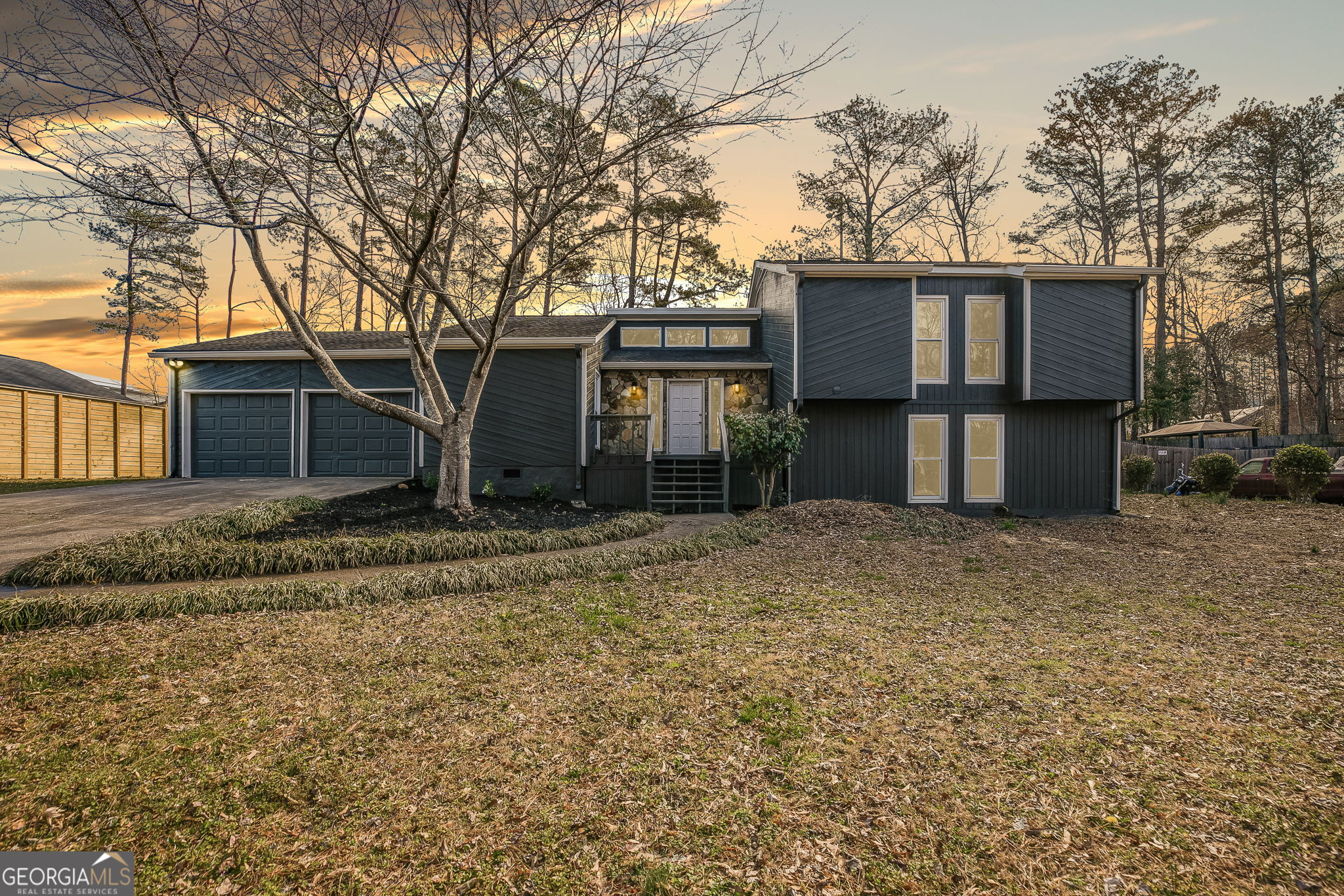 2412 Renny Court