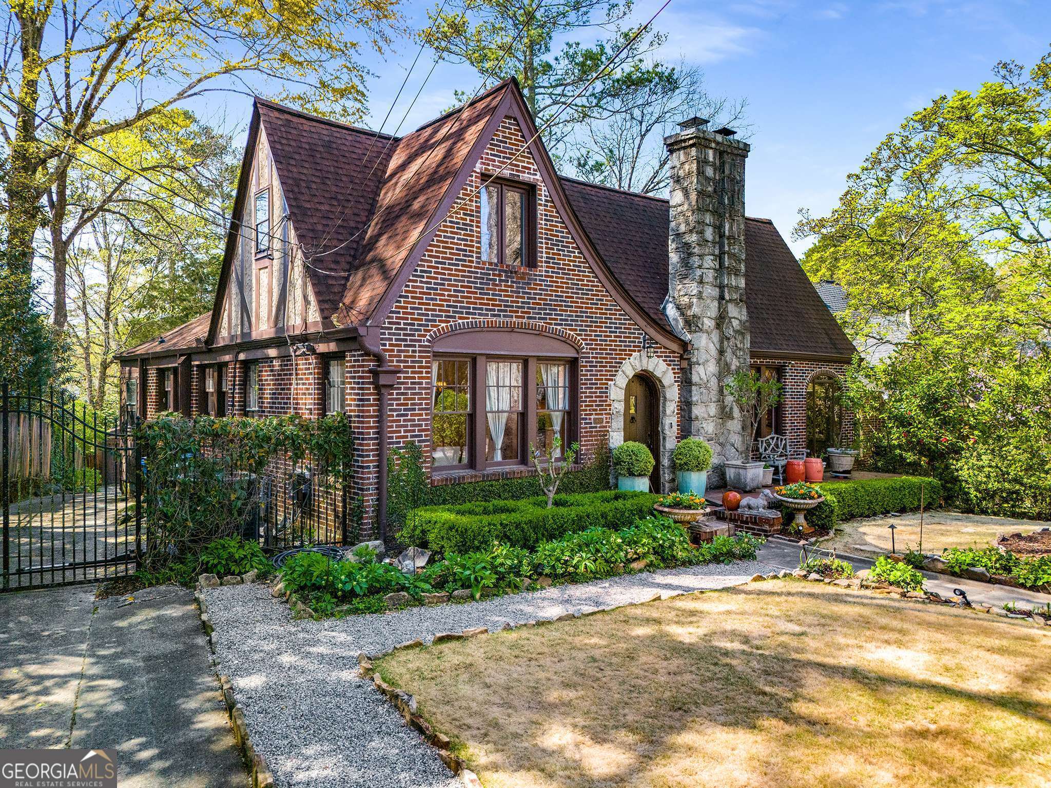 1620 N Pelham Road NE