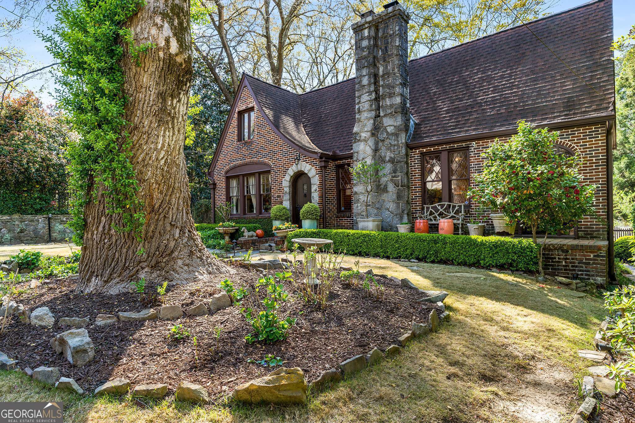 1620 N Pelham Road NE