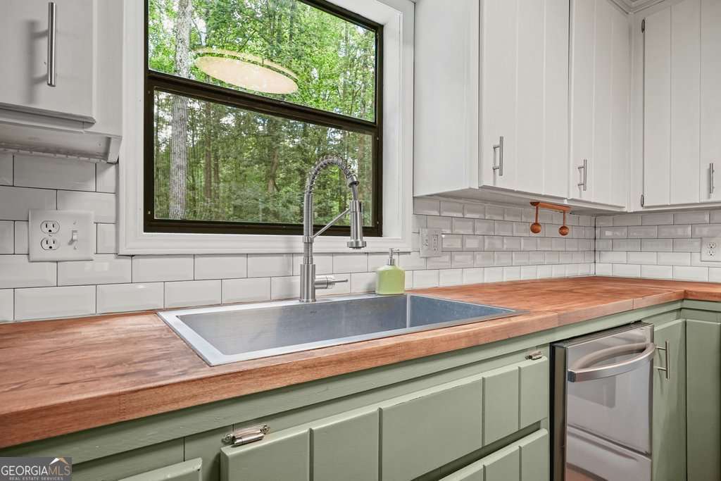 7025 Stone Wood Drive NW