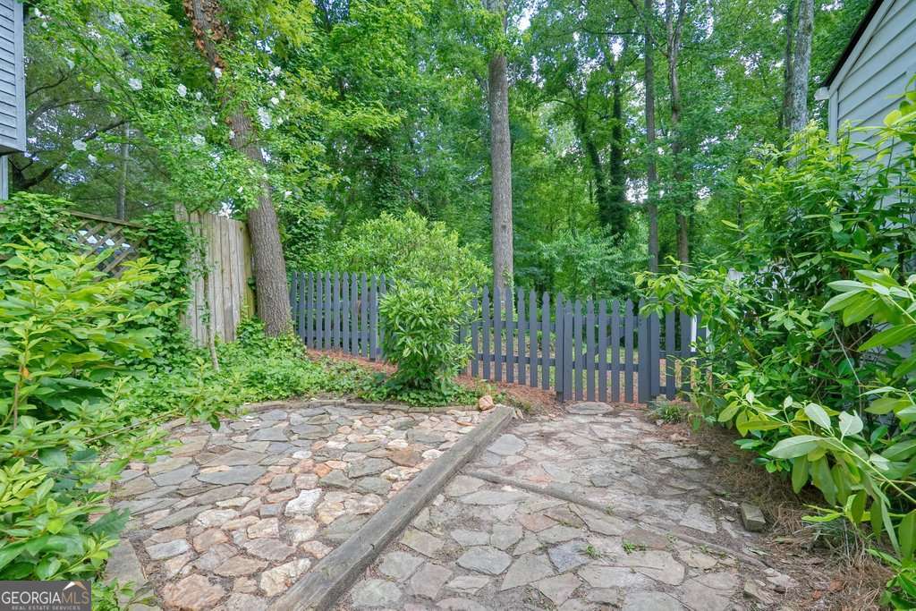 7025 Stone Wood Drive NW