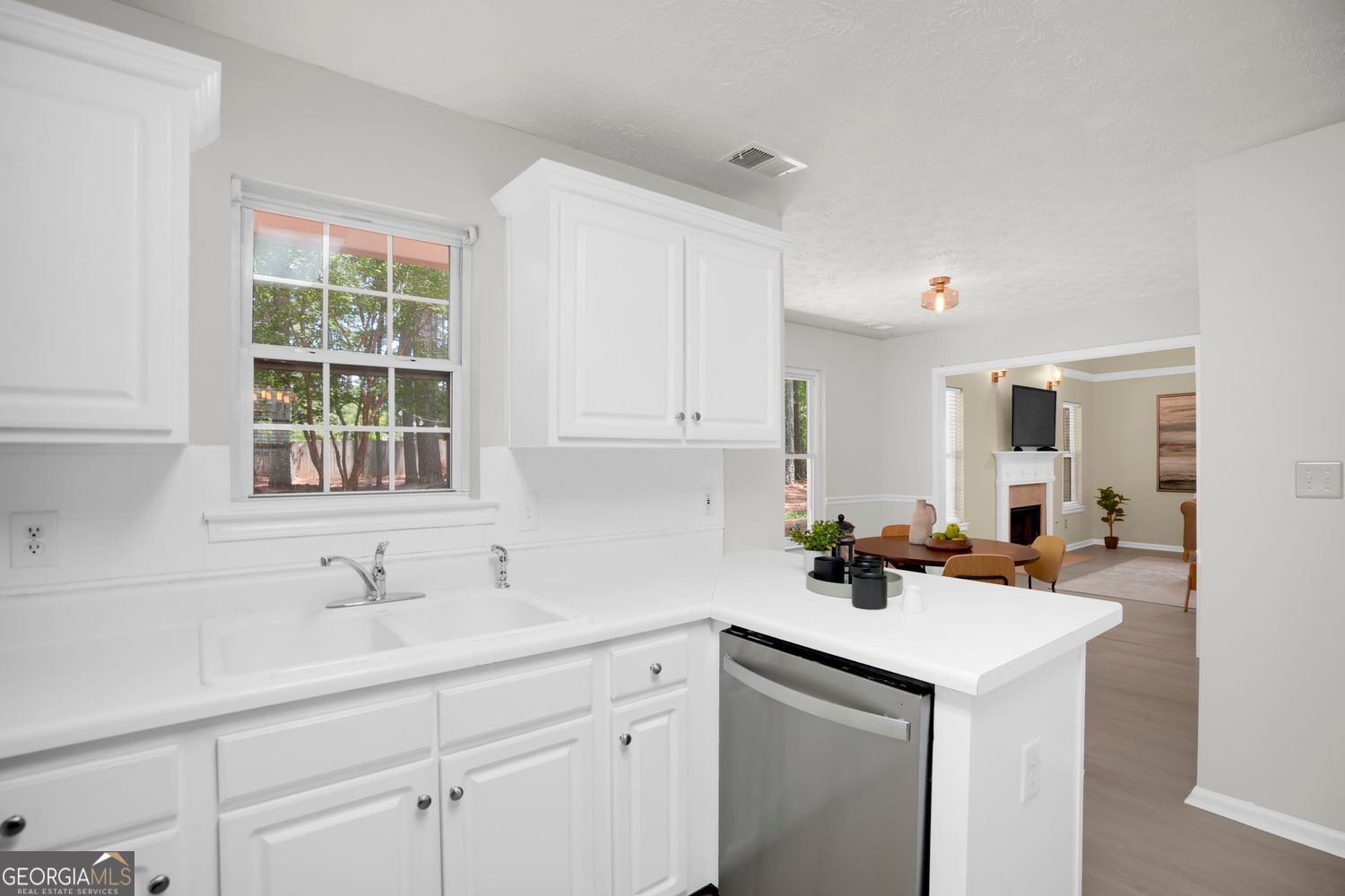 3366 English Oaks Drive NW