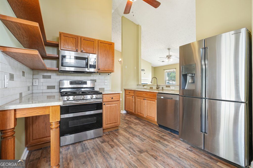 517 Oakleaf Court