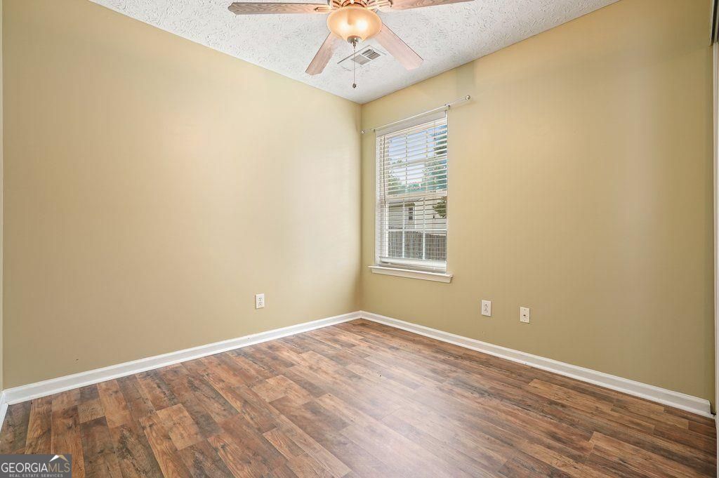 517 Oakleaf Court