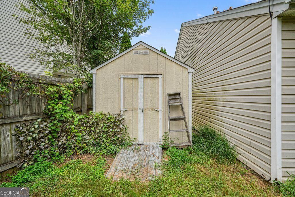 517 Oakleaf Court