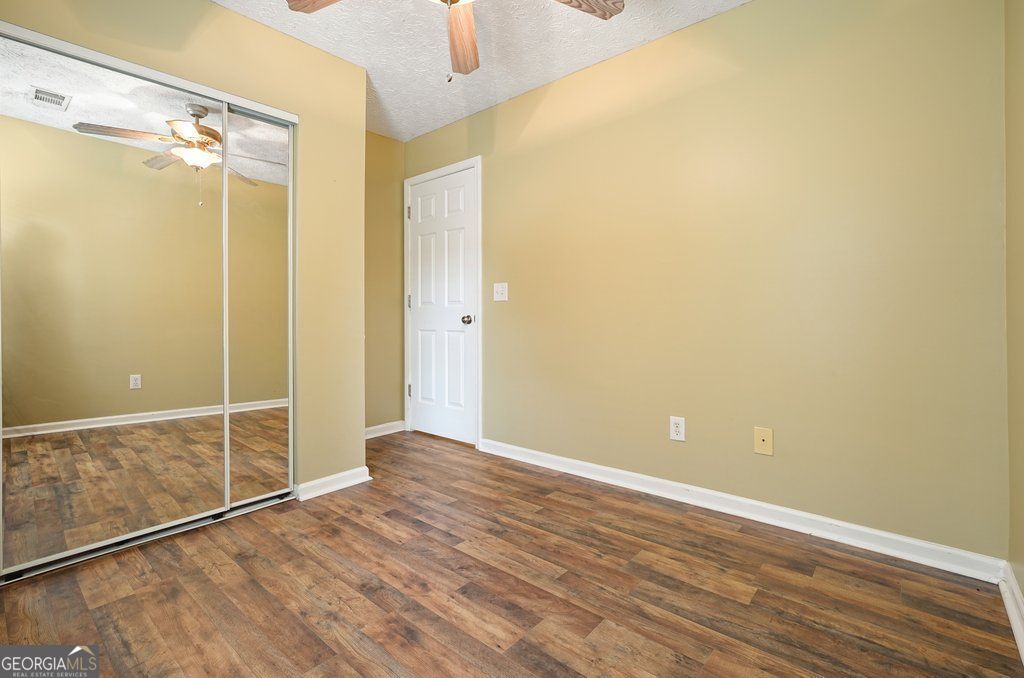 517 Oakleaf Court