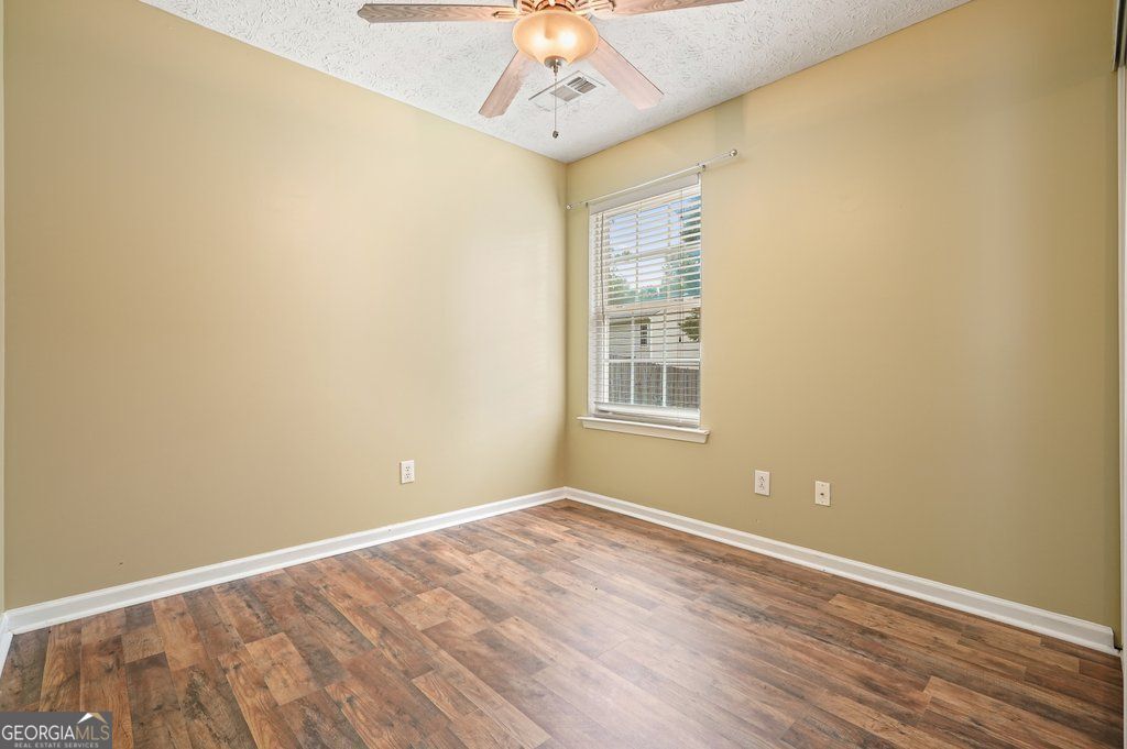 517 Oakleaf Court