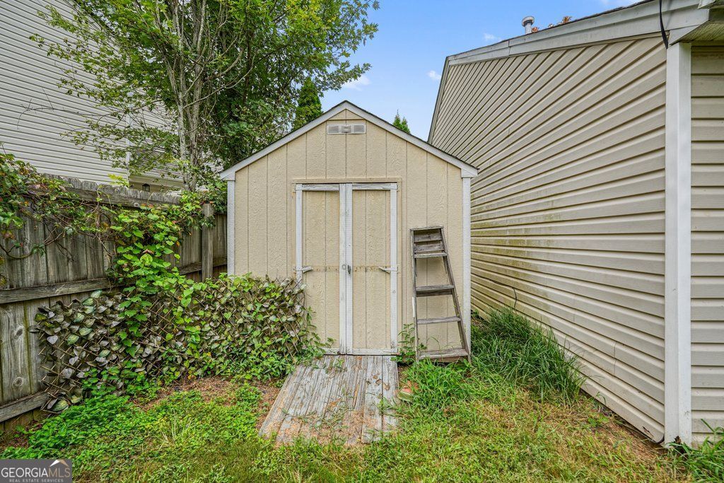 517 Oakleaf Court