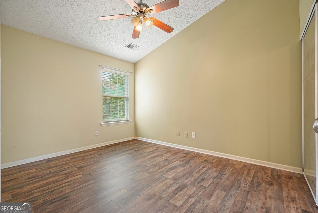 517 Oakleaf Court