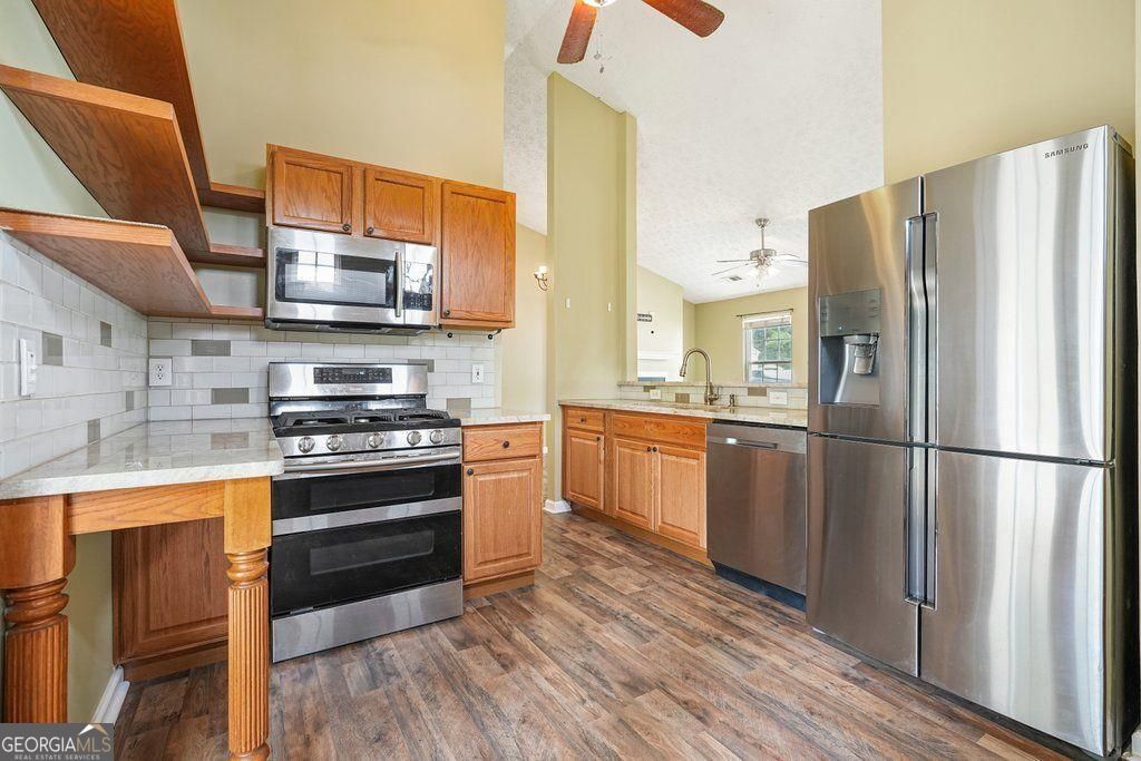 517 Oakleaf Court