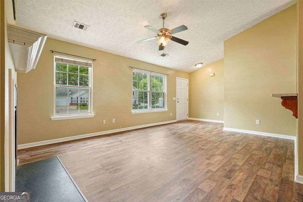 517 Oakleaf Court