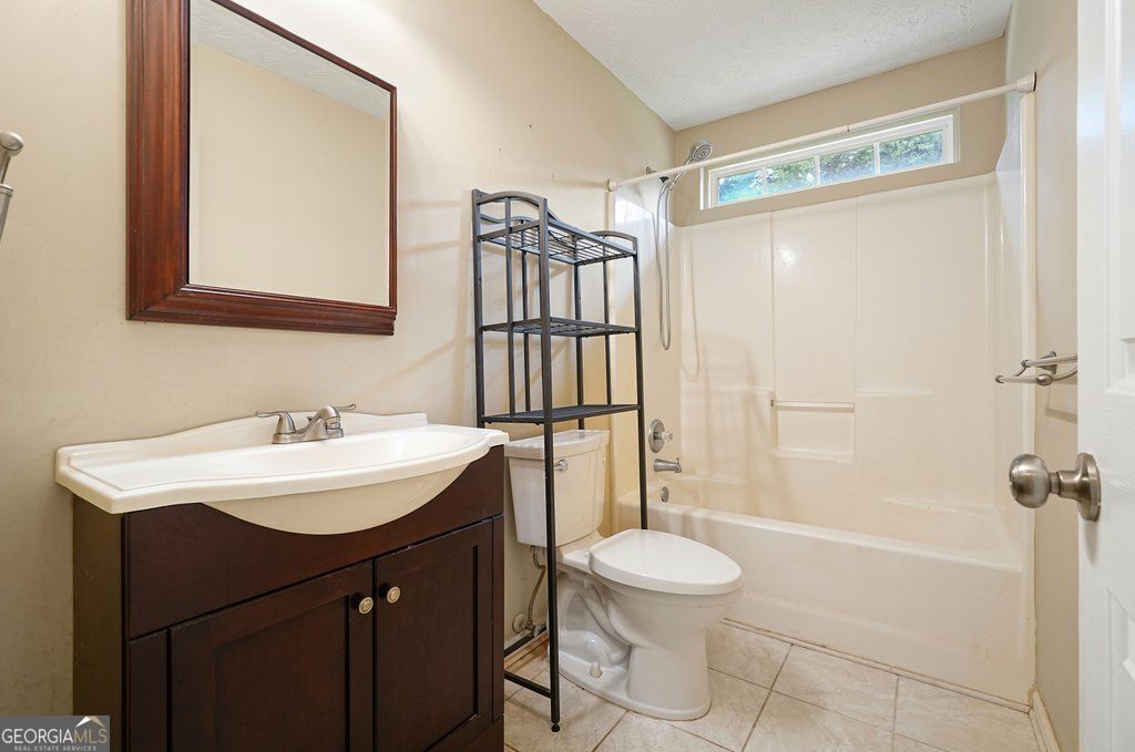 517 Oakleaf Court